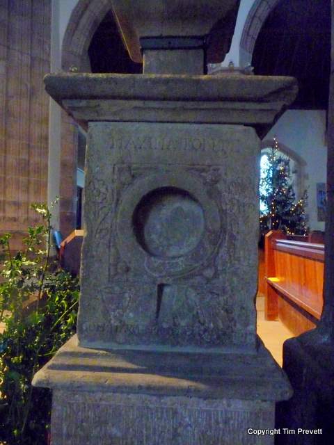 Is this a depiction of the Virtuous Well on the same sundial as the depiction of Harold's Stones?