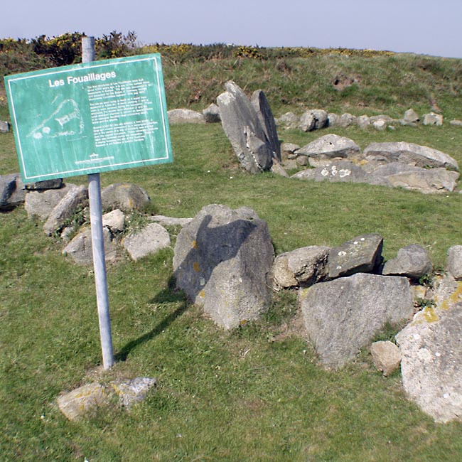 Photo used by kind permission of Tom Bullock. More details of this location are to be found on his Stone Circles and Rows CD-ROM