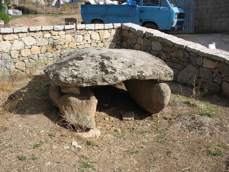 Alzoledda Dolmen