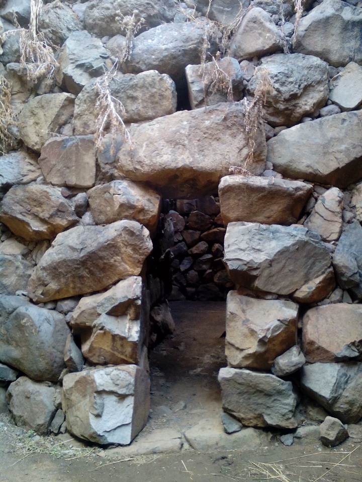 Nuraghe Domu 'e S'Orku - entrance to the northern tower (photo taken on August 2019).