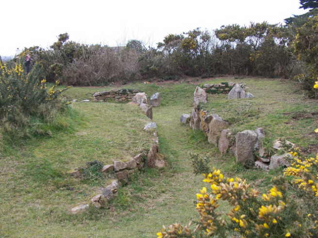 Neolithic Passage Grave in St.Brelade around 4000/3500BC.
Grid: 561486
