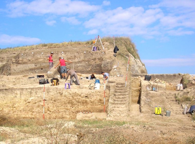The excavations at Tell Yunatsite by the Balkan Heritage Field School. More details here

Site in  Bulgaria

