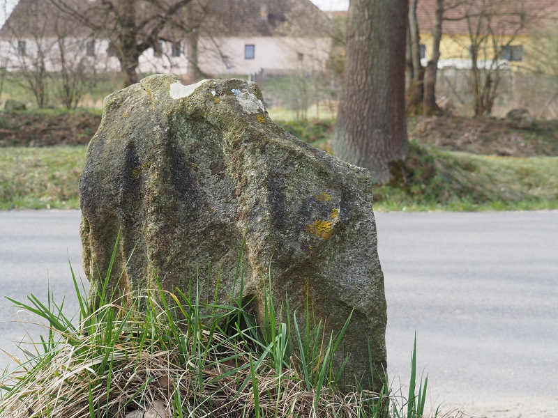 Menhir Lásenice