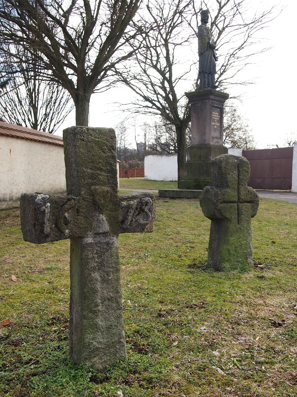 Stone crosses Královské Poříčí