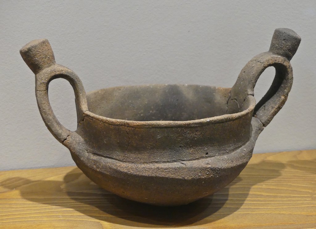 Cup, Iron Age I, found in the vicinity of Kruševac.  Photo : April 2018.