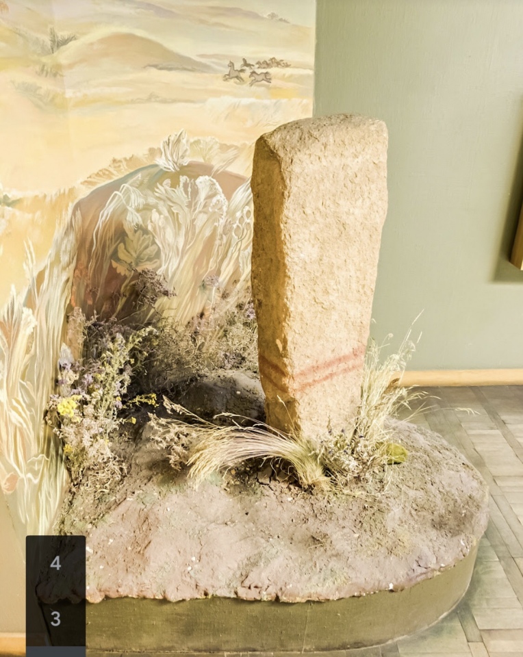 A rather nice little diorama for this stone 
Extract of panoramic photo by Nickolay Omelchenko