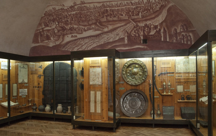 The events of the war years, in particular the three-year German occupation of Novgorod (1941-1944), significantly reduced the Museum collections. By the end of the war, all Museum buildings were in ruins, about 30 thousand exhibits were destroyed or stolen, their fate was shared by 75,600 books from the Museum's scientific library, as well as card files, photo laboratory and other valuable Museum