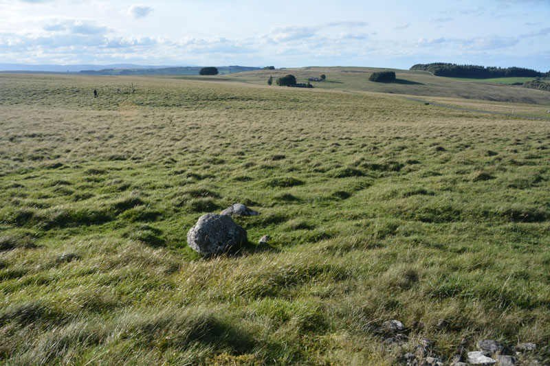 Walking closer to Greenwell 181, the larger outer boulders come into view.