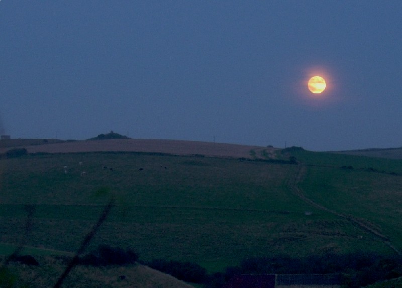 Moonrise over the Ridgeway, West Hill, part of the Northdown group of barrows. Had a great 5 hour walk from Preston, Sutton Poyntz, along the Ridgeway, the Bank Barrow, Bincombe, then back around Chalbury. As I came over the last ridge, this sight greeted me just after sunset.