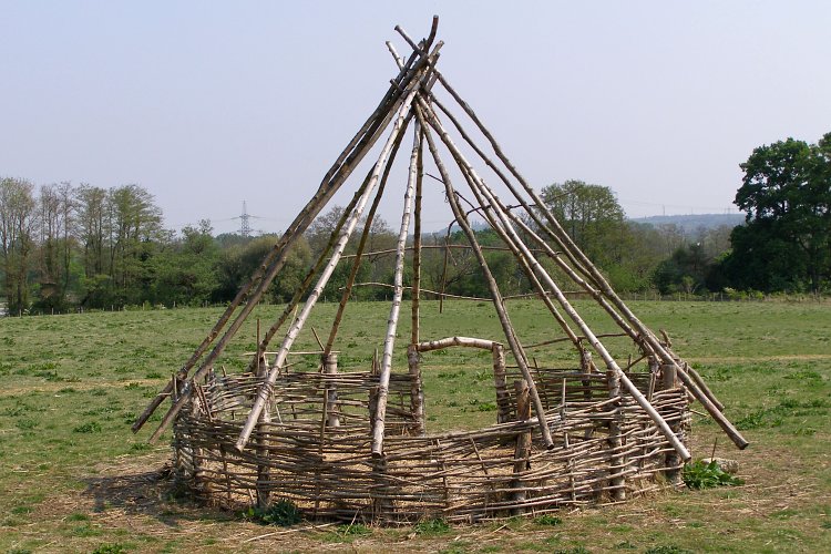 This is a replica of a small Bronze Age roundhouse at the Testwood Lakes study centre. During the creation of the lakes complex various Bronze Age things were discovered, including part of a sea-going boat, a bronze rapier and two wooden bridges.