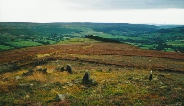 Nab Ridge [Bridestones] kerb cairn.