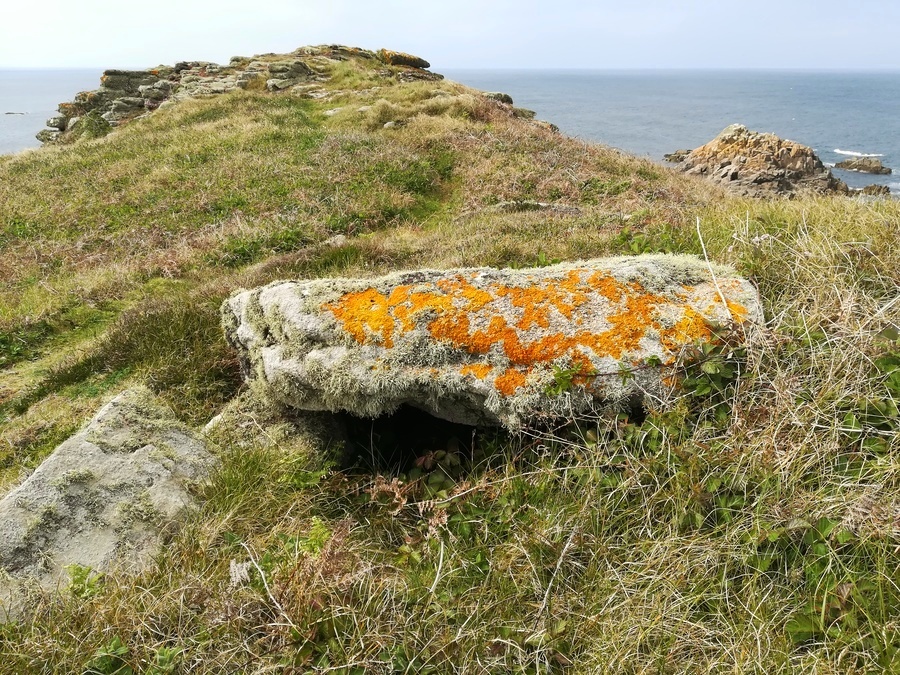 White Island Chambered Cairn, The remaining Capstone