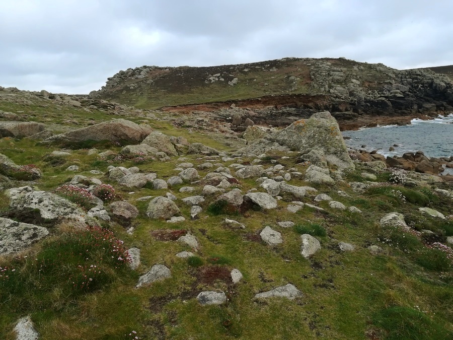Shipman Head Fort, Bryher, The remaining rampart at SV87601605 looking South East at the higher ground of Shipman Down itself