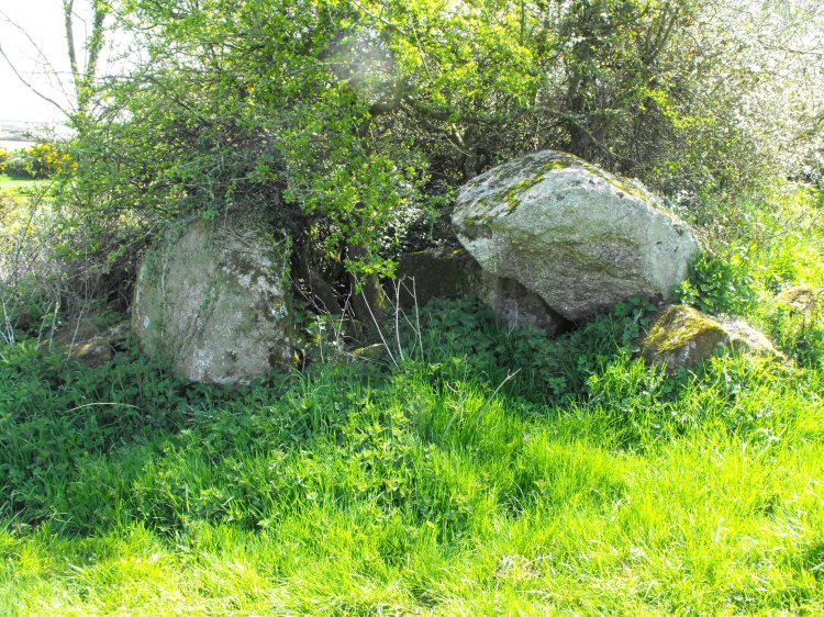 Reverse view of the well site, offering no easier access.