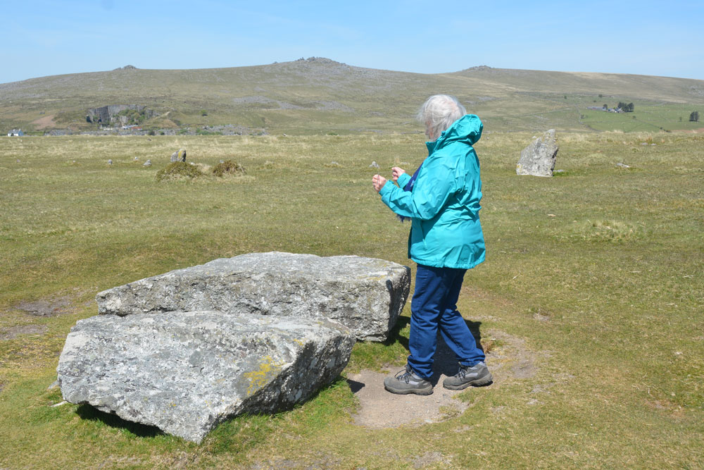 Hope AngieLake doesn't mind me posting this photo of her dowsing around the cist and row 2. Watching her dowse was an absolutely fascinating process, and she has since sent us a copy of her dowsing diagram which is really interesting. 