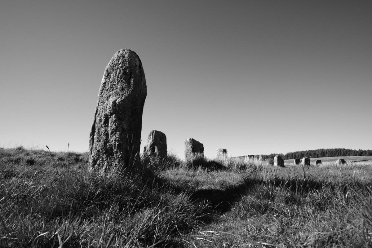 Absolute filth from our Bronze Age ancestors here at The Grey Wethers stone circles on Dartmoor.
We'll never know if this stone was chosen deliberately for its phallic profile, but I can certainly believe it. These two circles are absolutely splendid, if restored a bit in 1909, and their remote location south west of Fernworthy forest is definitely part of the appeal. Examples of double (or tripl