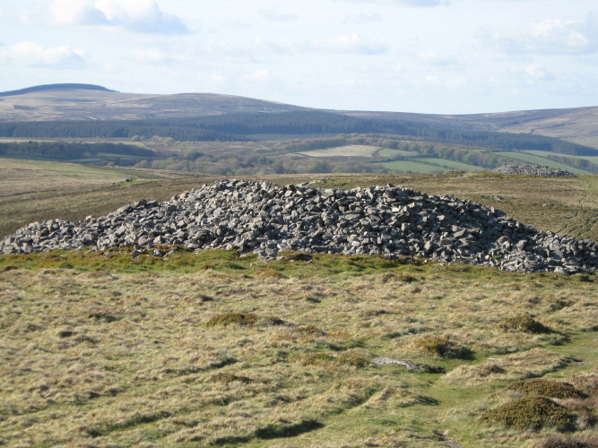A zoomed-in view of Cairn A, with Cairn B just visible top right, on the northern summit.