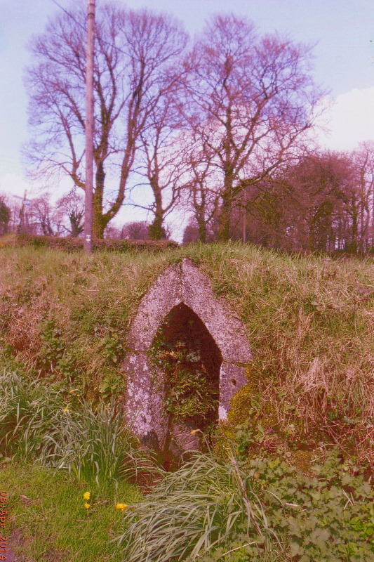 This is an old film photograph of the well taken by dowsers [the late] Arthur, and Frances Parsons of Seaton.  Attempted to make it clearer for posting.