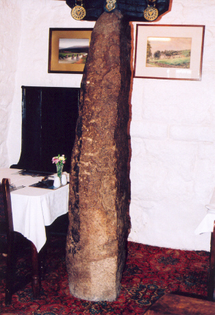 I popped into the Oxenham Arms on 5th Sept and found this one propping up a beam in the dining room - a room to the left of the passage, behind the bar at the front of the building.
(It doesn't look like the one Martyn was enjoying his drink with in his personal page pic!)