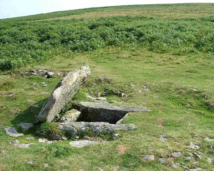 Drizzlecombe cairn 13