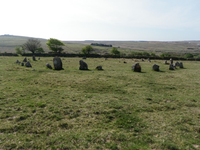 SX 564 654, Brisworthy Circle. Quite large Ring at 25 meter's in diameter.Sitting on the edge for the southwest tip of the Moor right next to the china clay pits. A very interesting site to visit also there is Ringmoor cairn and stone row few hundred yards to the north.