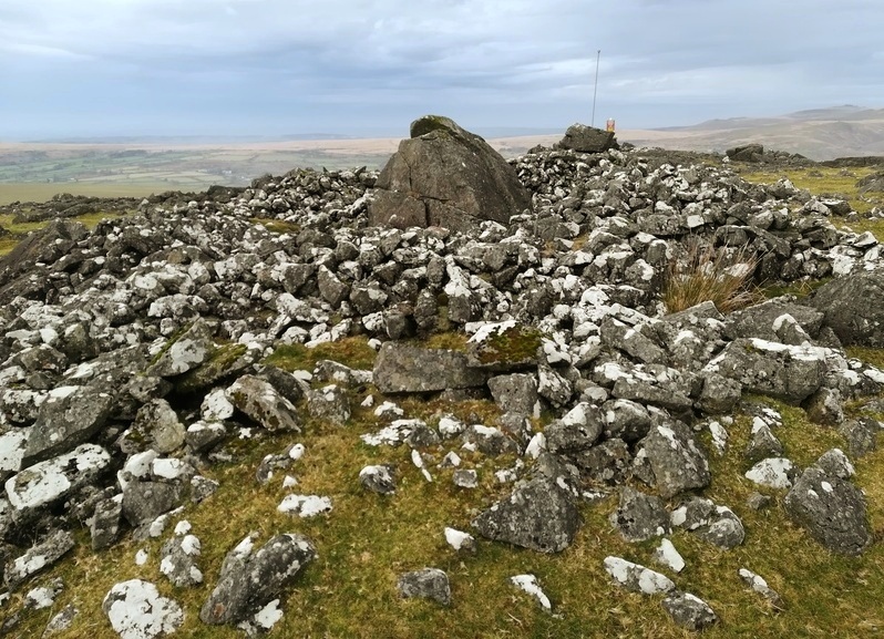 A Cairn built around an outcrop in the Northern part of the fort
