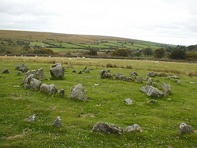 Inner circle and remains of the central cairn