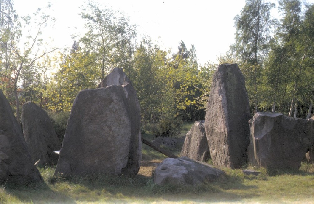 Chestnuts Chambered Tomb @ TQ 652592
Located in grounds of house. 3.7m long 2.3m wide, 2.1m high. EW aligned. for details see: J Alexandre, Arch. Cantiana 76(1961)