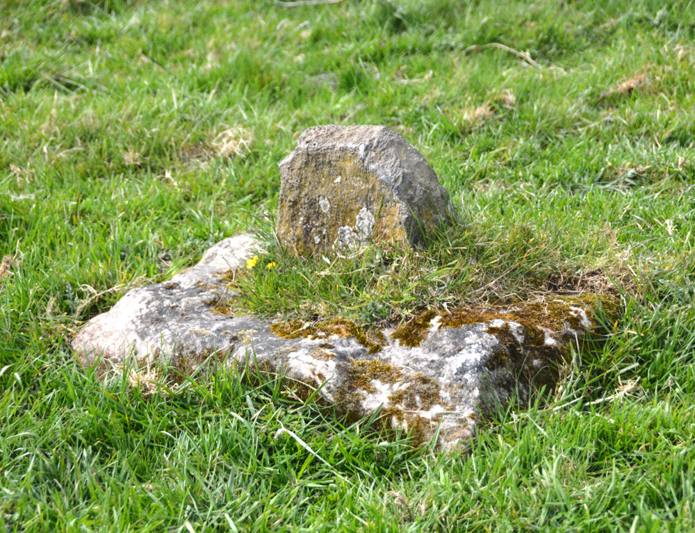 Close up of the socket stone and cross shaft fragment from its south eastern side.