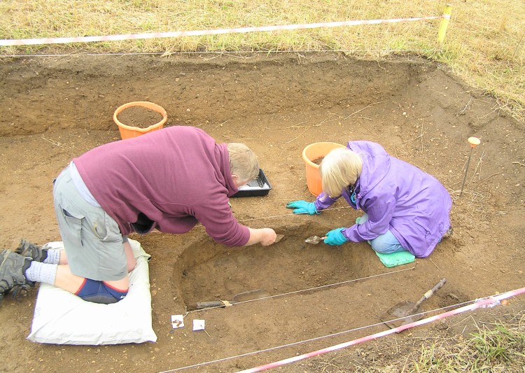 They had time to open up a second smaller trench. The eastern end contains a tree-throw with mesolithic flints deposited in the roots, the earliest part of the site that has been found