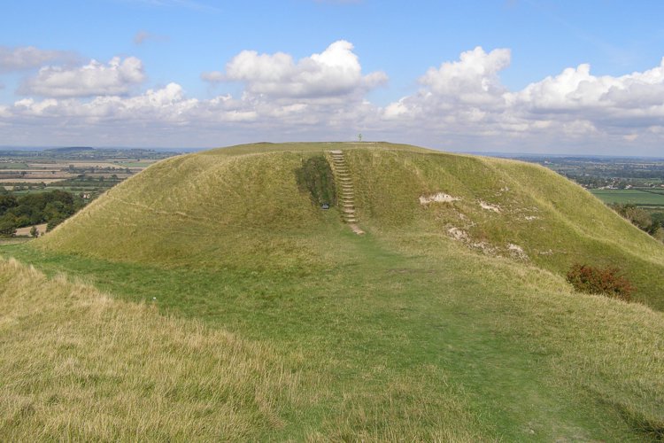 Dragon Hill Natural Stone / Erratic Other Natural Feature : The Megalithic Portal and Megalith Map: