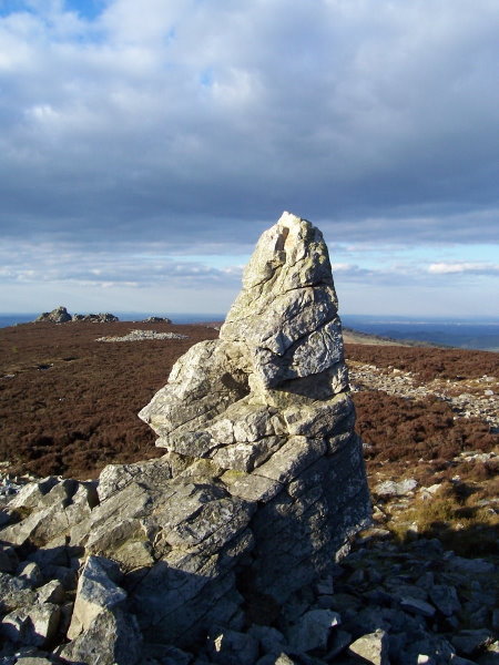 looking towards The Devil's Chair from Manstone Rock. Early evening april 10th 2006, clear skies and amazing views.