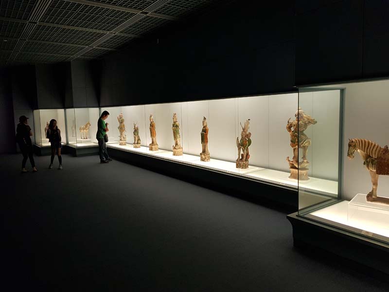 Shanghai museum. Gallery of ancient chinese ceramics