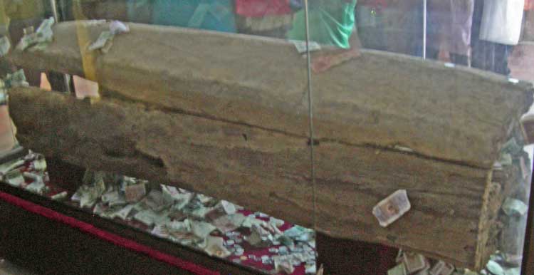 Shen Nong Gorge Hanging Coffins