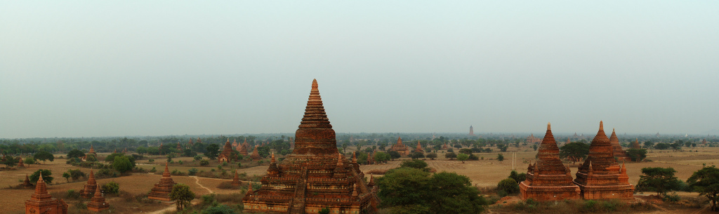 The Bagan Temple site.
Photo was taken in April 2012 by Guenther Lehnert

Site in  Burma


