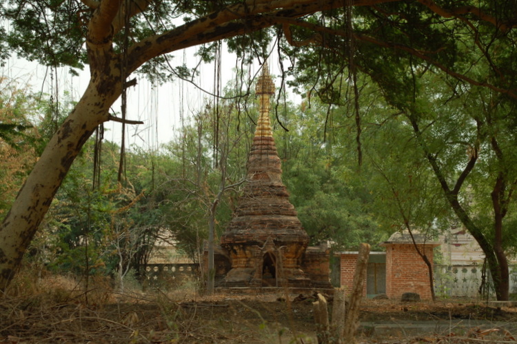 The Bagan Temple site.
Photo was taken by Guenther Lehnert in April 2012

Site in  Burma

