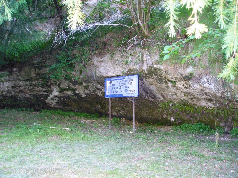 This cliff shelter was discovered by Lartet in 1863 and is classed as a National Historic Monument. 

Its just a few metres up the valley side from its more famous neighbour Abri du Poisson.