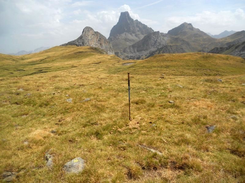Site in Ossau (Bearn).
Two stone circles discovered by me in August 2012.