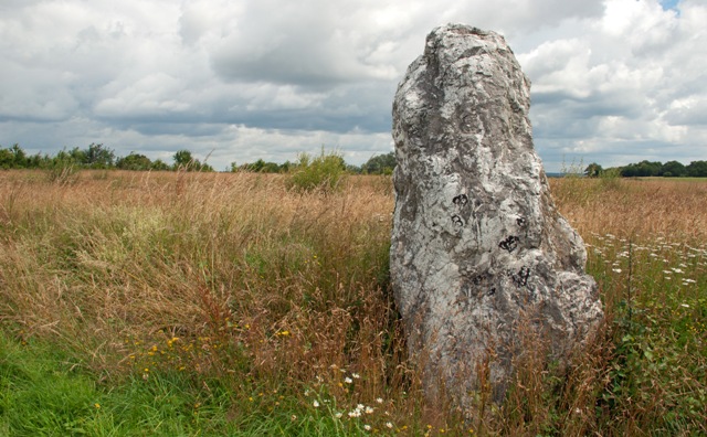 Maison Neuve menhir