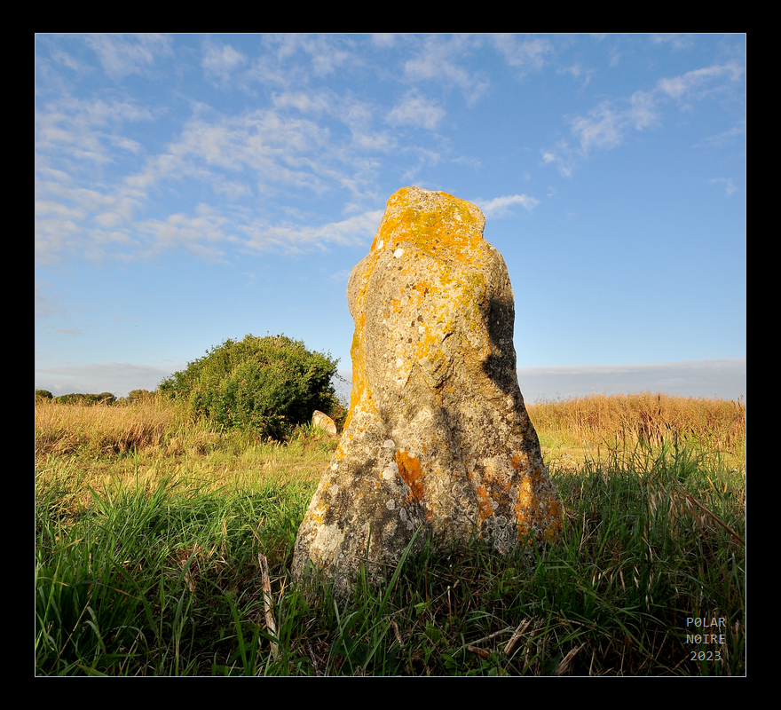 Two menhirs of the eastern part. Great ambience on this day in July 2023