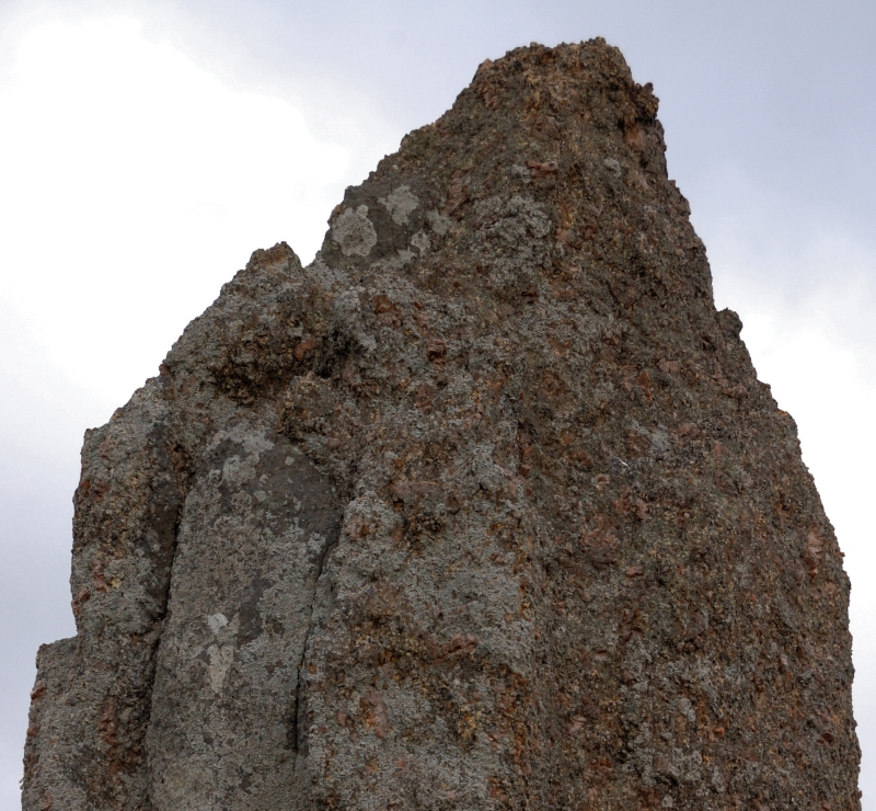 Saint-Denec menhrs - as noted by Captain, one of the stones is anything but smooth. This photo shows the top of the north-eastern stone, looking as if there must have been quite a weakness in its structure.
Visited, October 2014