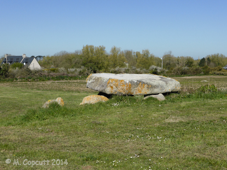 Now completely surrounded by cultivated fields, the remains of this allée couvert are easily found to the west of the hamlet of Diévet. 

Site in Bretagne:Finistère (29) France

