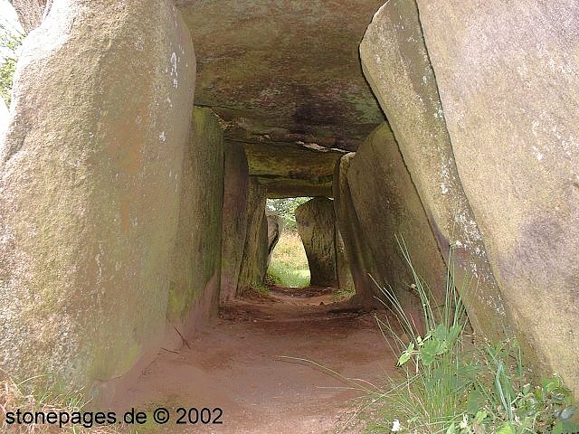 This very nice hunebed is situated near Commana in Brittany. It is 14m long and has a 11m long and a 1.5m long chamber. Inside of the hunebed are reliefs.
