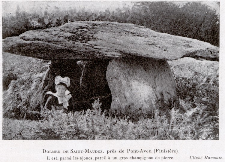 Bretagne: Finistère (29): Vintage photograph from the 1927 book Menhirs et Dolmens Bretons by Paul Gruyer
(There are two different dolmens pictured named Dolmen de Saint-Maudez)