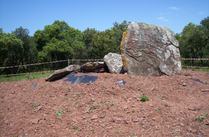 Dolmen du Pigeonnier de Sallèles in Hérault (34) France

Dolmen in restauration