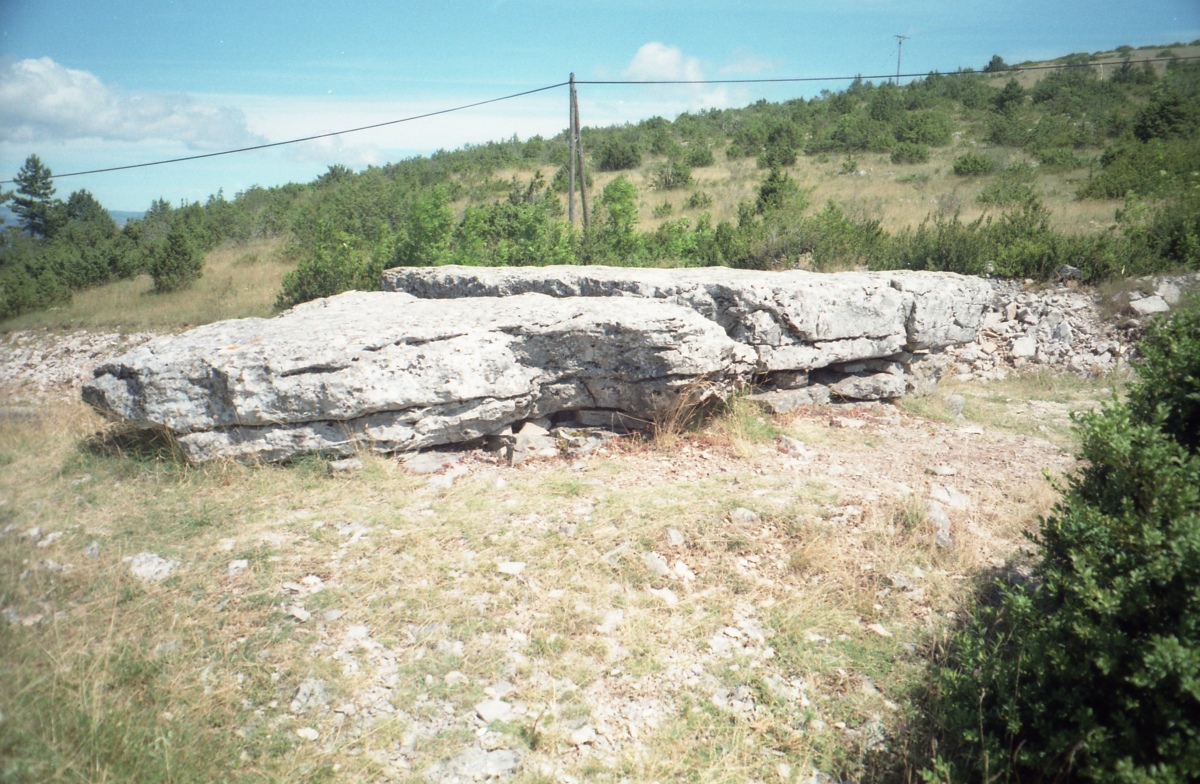 Side view of the large, broken capstone (about 3,5 x 1,5 m), July 23, 1999