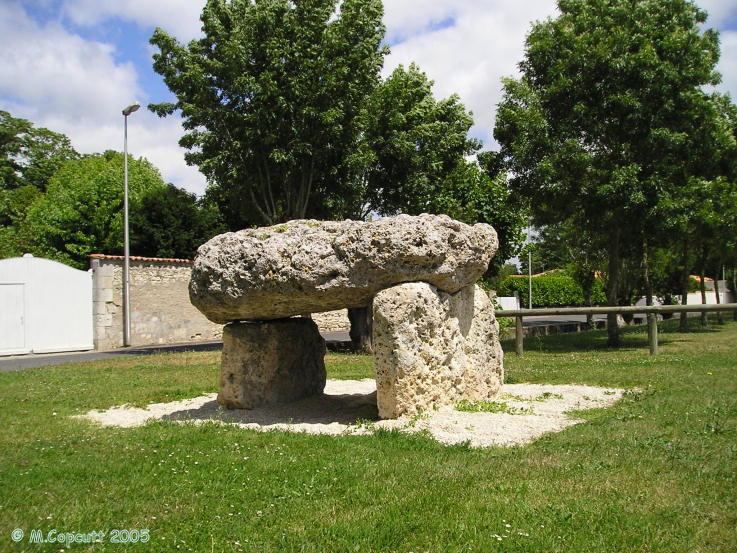 This is a nice little dolmen sitting at the edge of the playing fields just outside the back of the church in the village of La Jarne in Charente-Maritime.

Dolmen dit la Pierre-Levée (La Jarne)