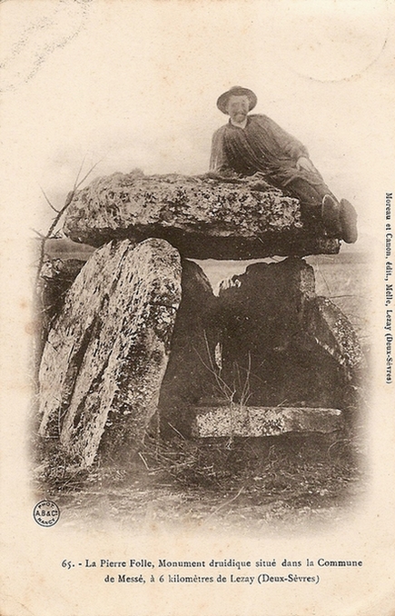 The dolmen has been excavated in 1802.

It made part of the set with the dolmen de la Pierre levée of Lezay, the round tumulus of Russel, the two tumuli of Sainte Soline and the big dolmen de la Pierre Pèse of Limalonges.

This dolmen has been moved or destroyed by the owner of the field before 1984 (when the two tumuis of Sainte Soline were excavated) to gain some few extra meters for his c