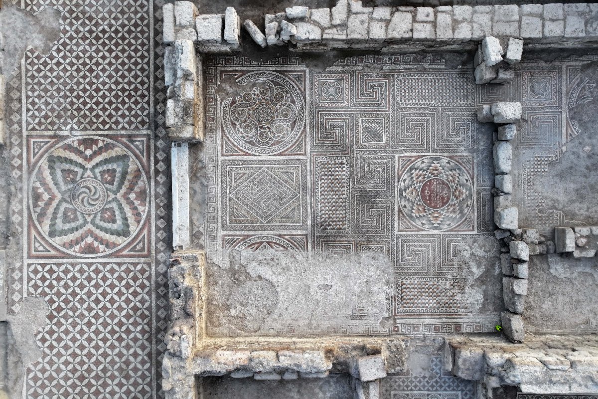 The large mosaic recently discovered in Örenşehir.

Photo credit:  Anadolu Agency.