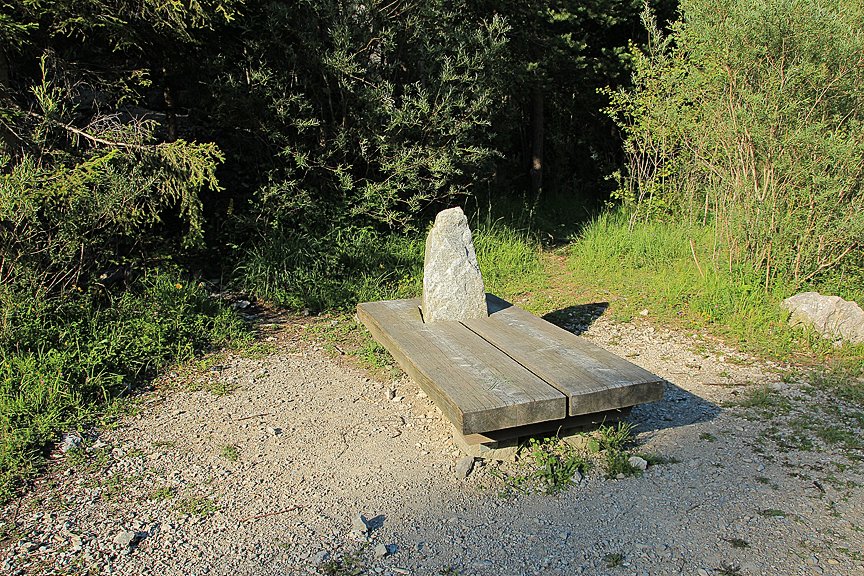 A menhir mounted bench.